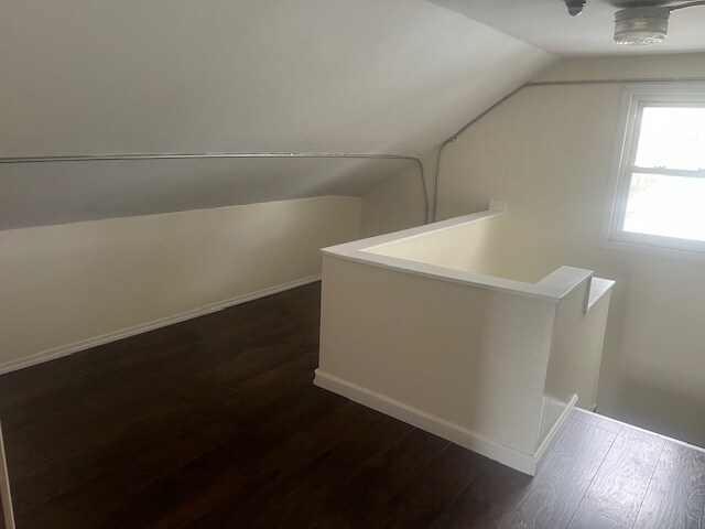 Foto del edificio - 1421 E 7th St