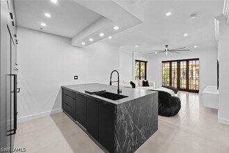 Building Photo - 23191 Fashion Dr