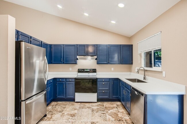 Building Photo - 1111 N 64th St