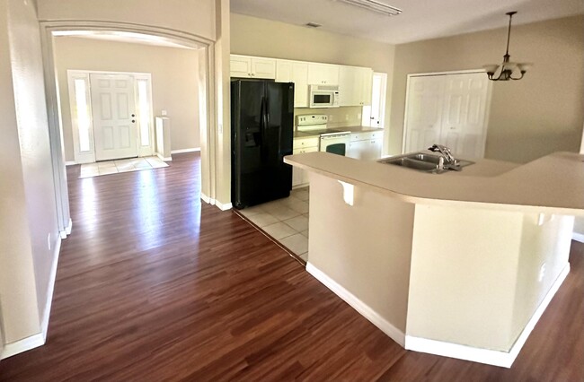 Building Photo - 3660 Hickory Park Dr