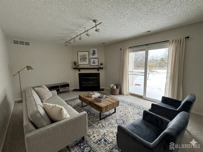 Foto del edificio - 62 Colleen Ct