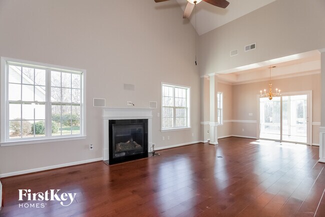 Foto del edificio - 5760 Knoll Ct