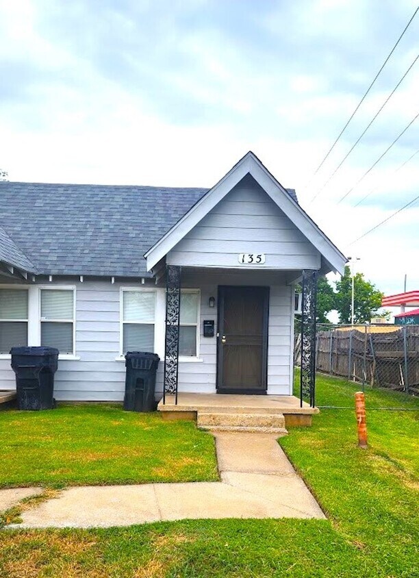 Primary Photo - 1 Bed 1 Bath Apt in the Shields South OKC ...