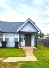 Building Photo - 135 SE 32nd St