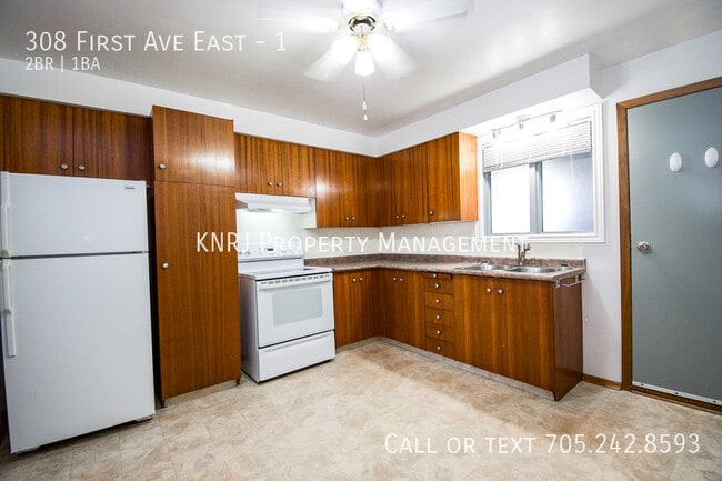 Photo du bâtiment - Spacious 2 Bedroom Apartment in Secure Building