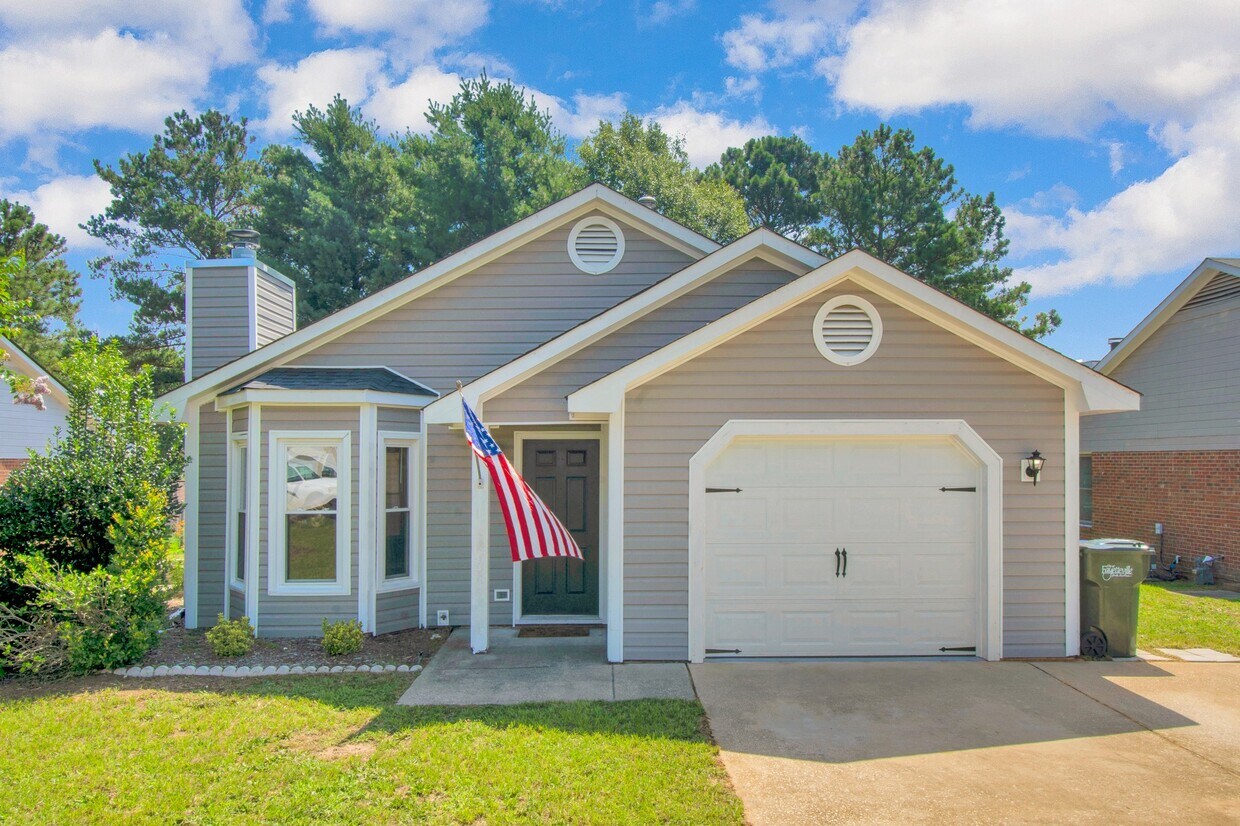 1631 Winnabow Dr, Fayetteville, NC 28304 House for Rent in