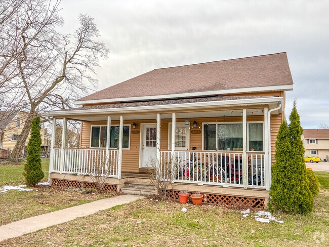 Building Photo - 2216 Longyear Ave