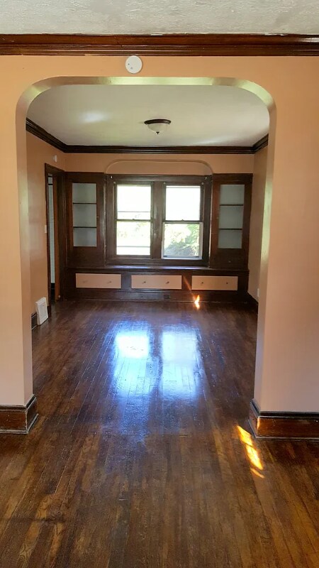 Building Photo - 9515 Cardwell Ave