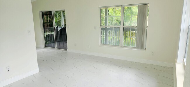 Foto del edificio - 11128 59th St N