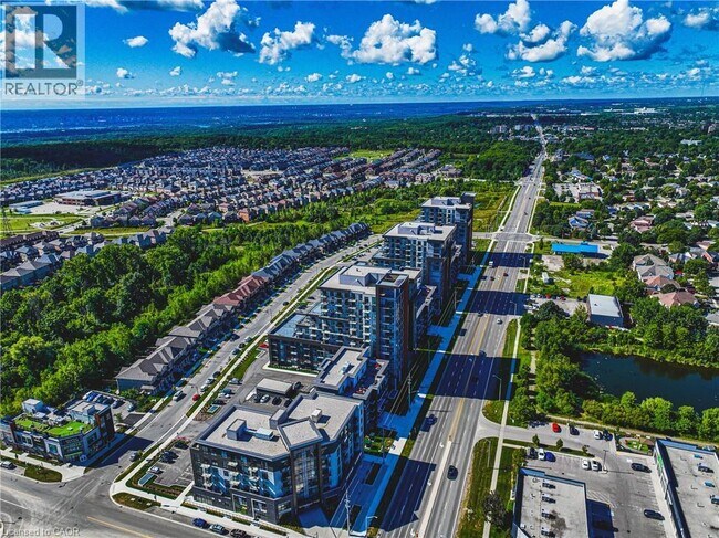 Photo du bâtiment - 470 Dundas St E