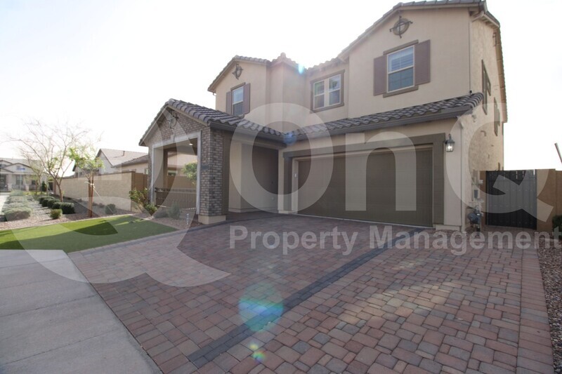 Foto principal - 4032 S Sequoia Dr