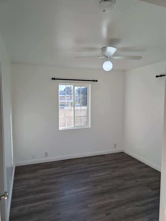 Foto del edificio - 2214 Eckhart Ave