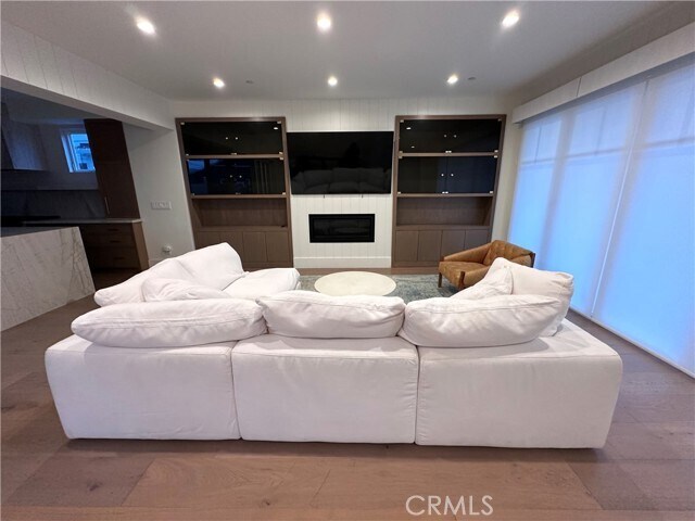 Foto del edificio - 211 Topaz Ave