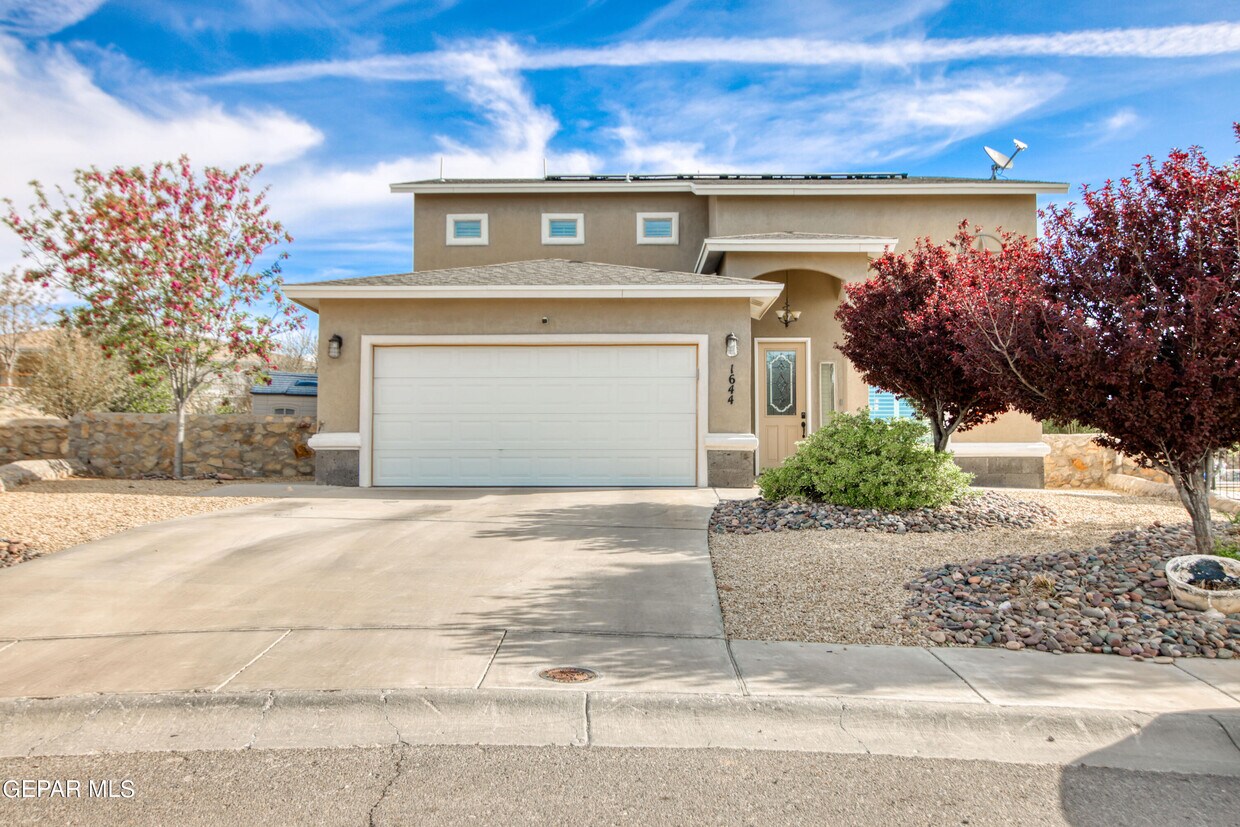Foto principal - 1644 Rayado Creek Ln