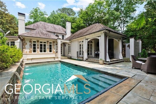 Foto del edificio - 2522 Habersham Rd NW