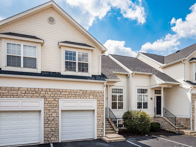 Building Photo - 8199 Deering Oaks Dr