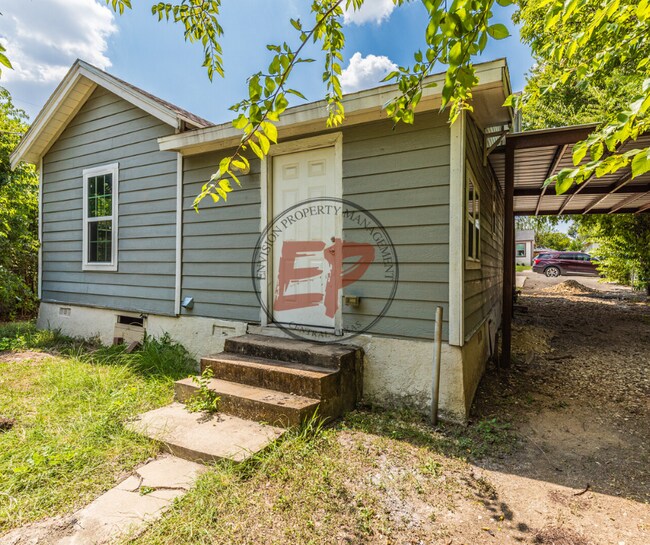 Building Photo - 2512 Burnett Ave