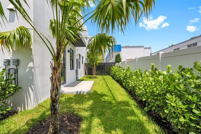 Building Photo - 3222 NE 7th St