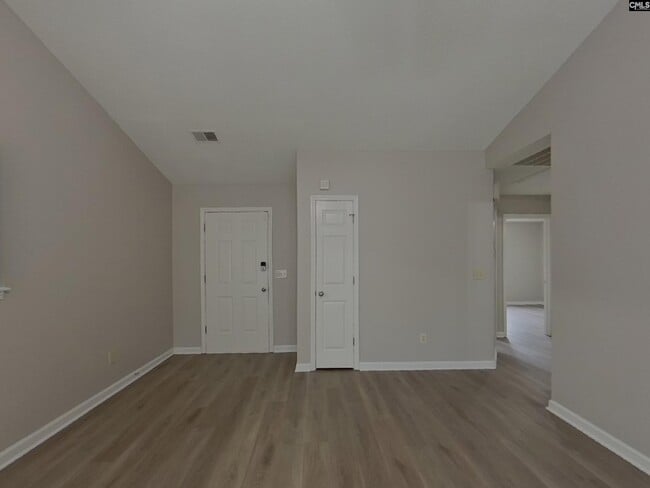 Building Photo - 121 Green Rose Rd