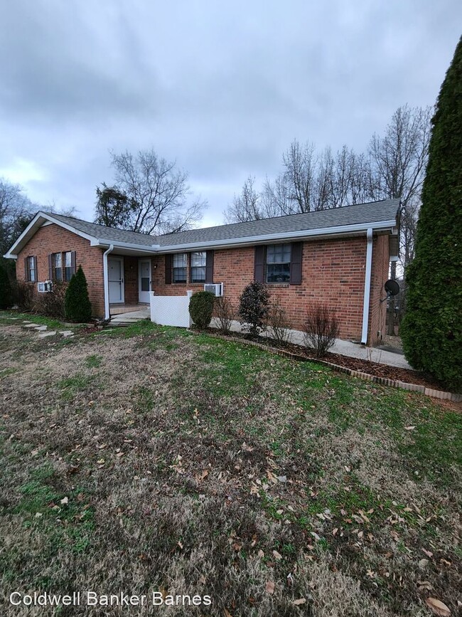 Building Photo - 2 br, 1 bath House - 698 Frankfort Dr. Unit A