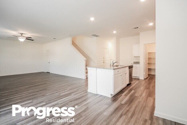 Foto del edificio - 13431 Hillside Dr