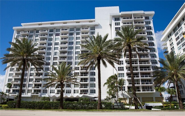 Building Photo - 5700 Collins Ave