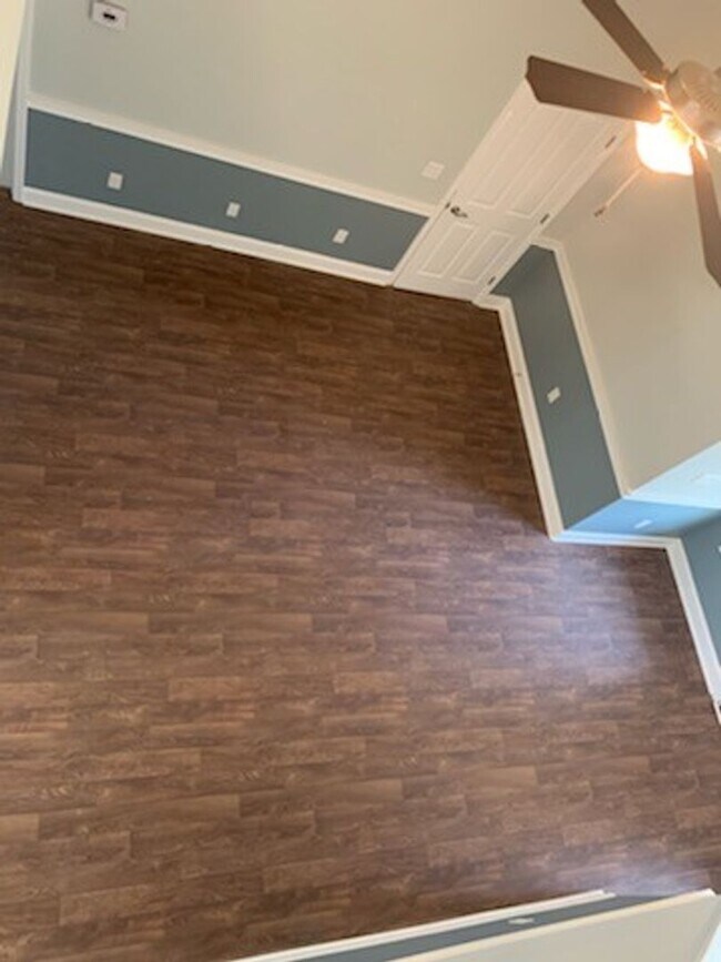 Foto del edificio - Townhome in Desirable Croatan Crossing Sub...