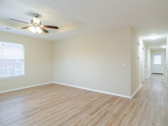 Foto del edificio - 13 Holly Dr