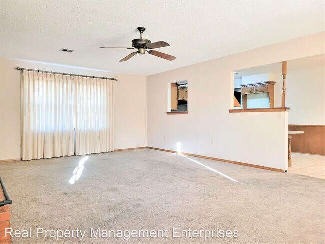 Foto del edificio - 3 br, 1.5 bath House - 7701 S Miller Blvd