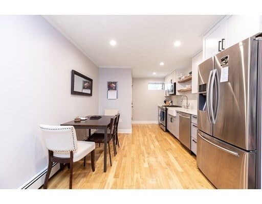 Primary Photo - 685 E 8th St