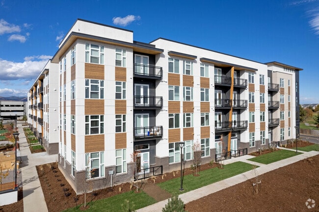 Building Photo - Olivine