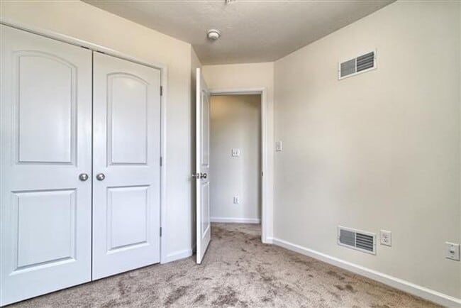 Building Photo - 1241 Ledge Dr
