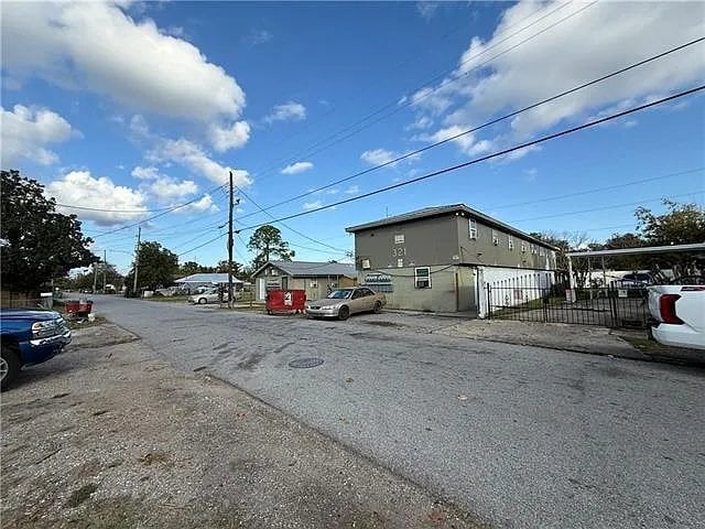 Building Photo - 321 Bengal Rd