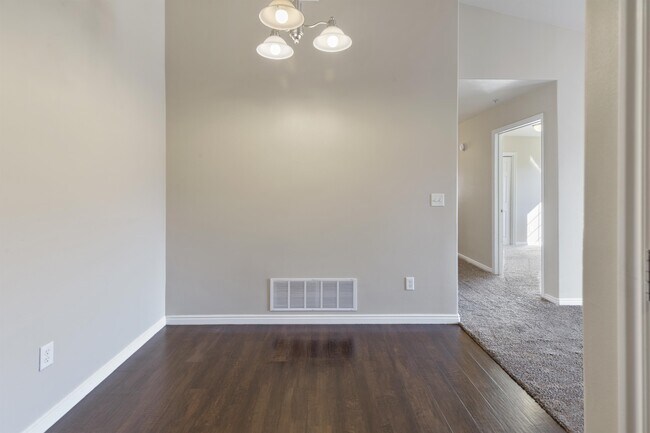 Building Photo - 1661 Westbury Way