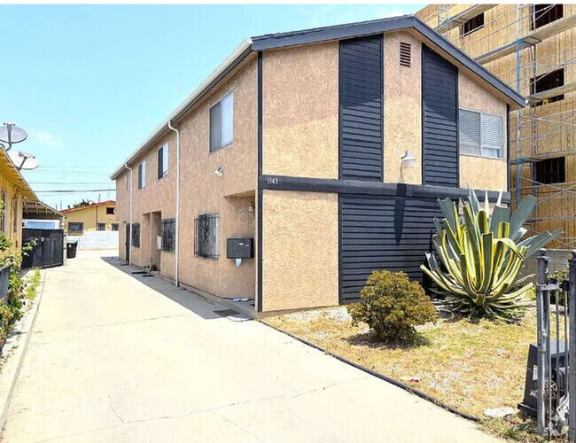Building Photo - 1343 W 36th St
