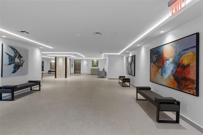 Foto del edificio - 777 Bayshore Dr