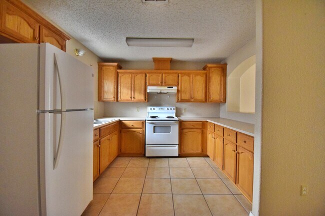 Building Photo - 1607 W Portales Dr