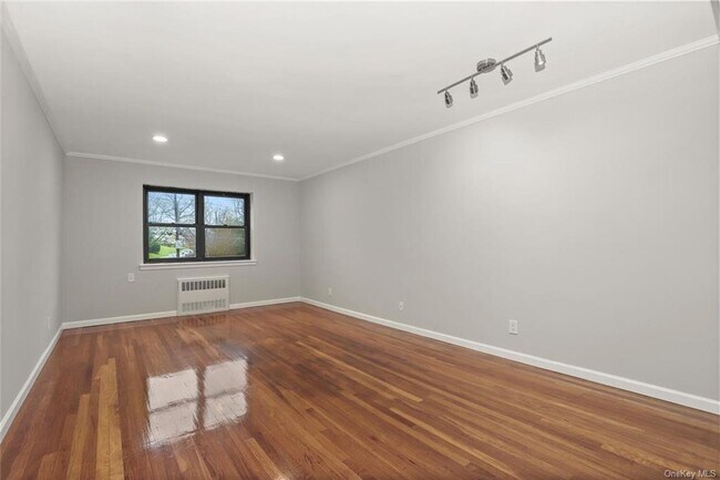 Foto del edificio - 19 Old Mamaroneck Rd