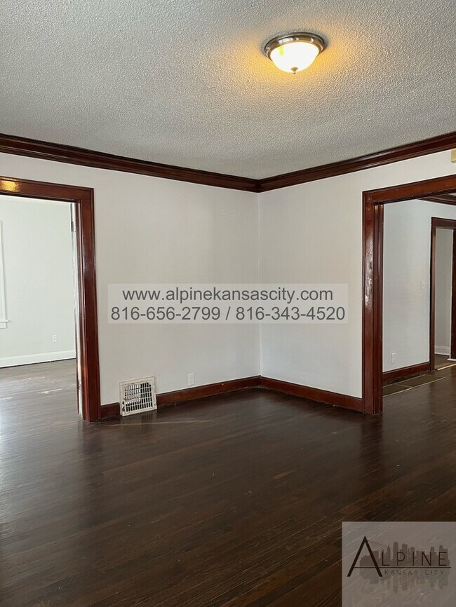 Foto del edificio - Quiet Cul de Sac, Lots of Built Ins! App F...