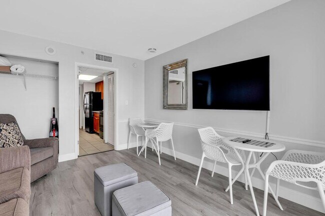 Foto del edificio - 2000 N Ocean Blvd