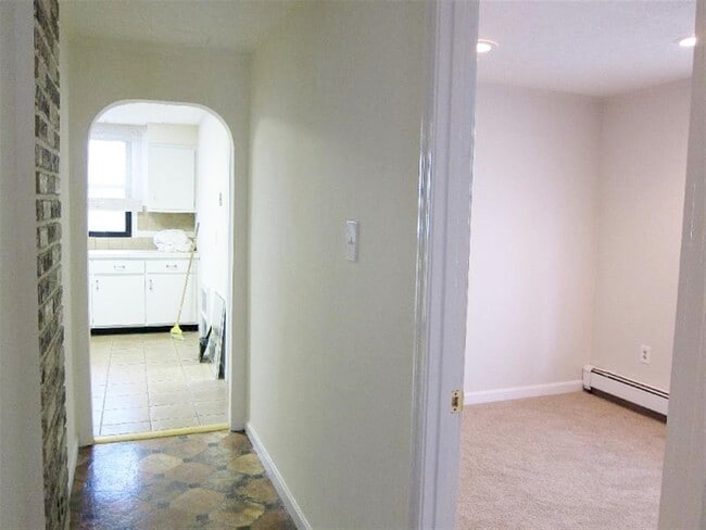 Building Photo - 19 Wesley St