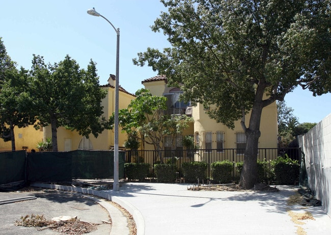 Building Photo - Sheridan West