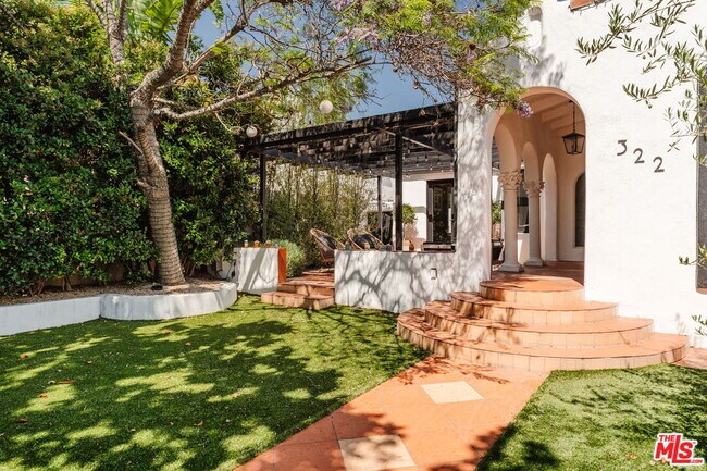 Foto del edificio - 322 S Citrus Ave