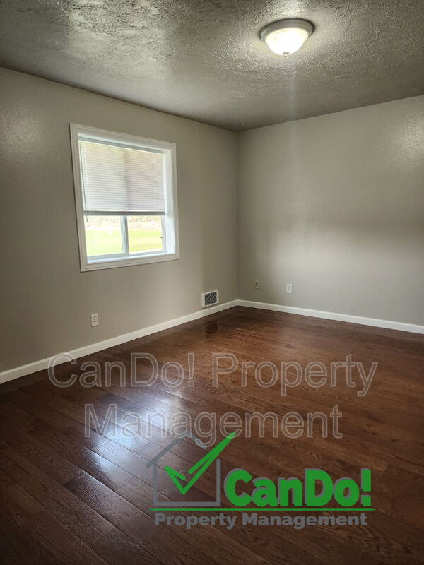 Foto del edificio - 225 Carol Dr