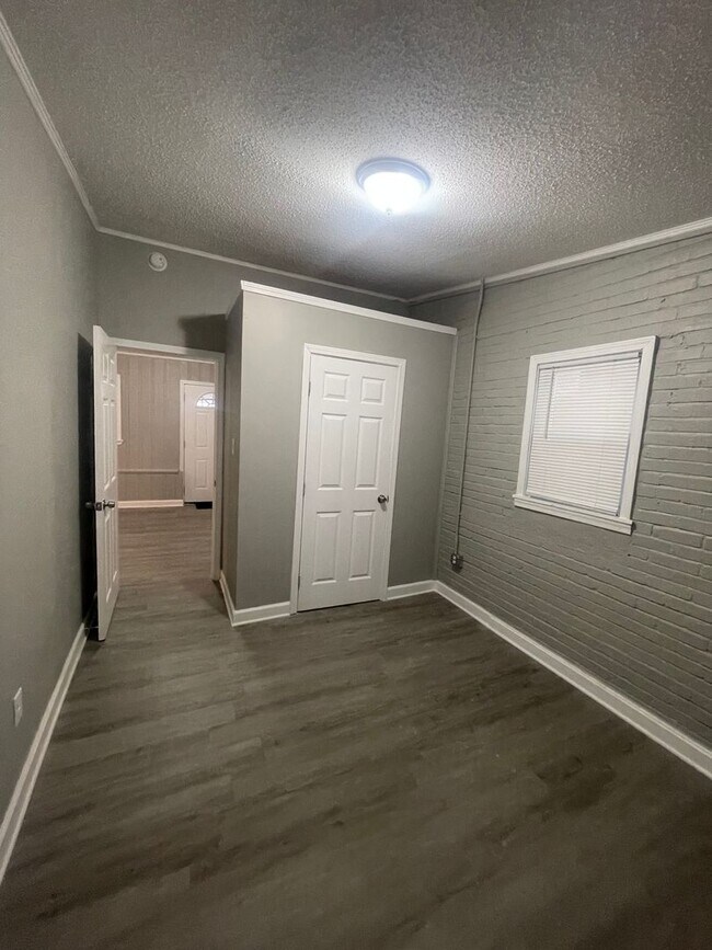 Foto del edificio - Newly Renovated Home in Castalia Heights