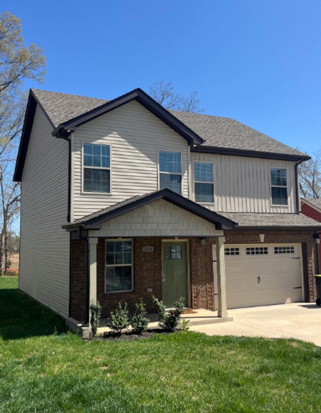 Building Photo - Spacious 3-Bedroom Home in a Prime Locatio...