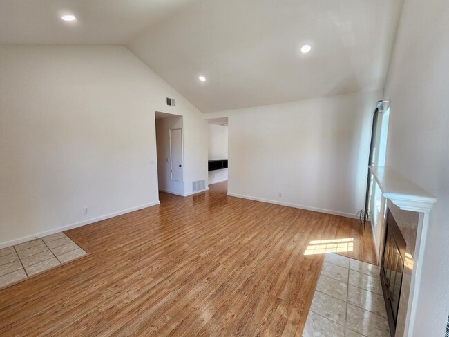 Building Photo - Nor Cal Realty, Inc - 3 Bedroom 2 Bath Hou...