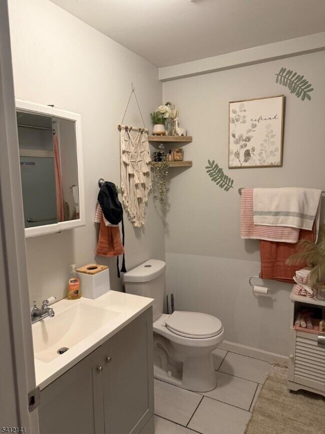 Building Photo - 43 Chestnut St