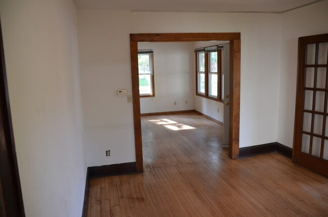 Building Photo - 935 Vilas Ave