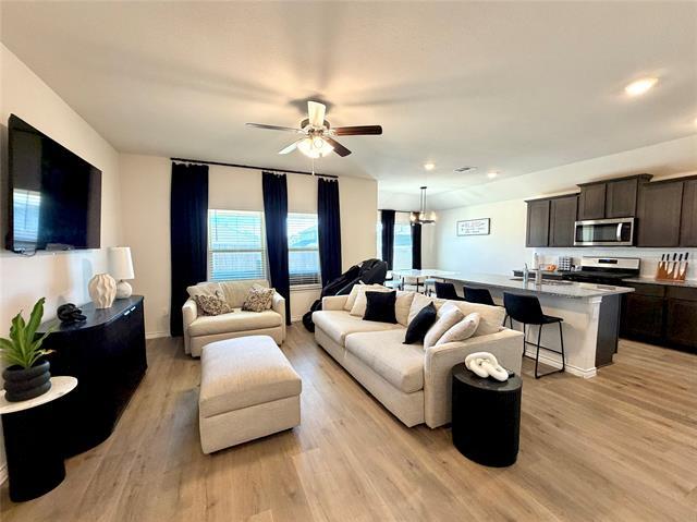 Foto del edificio - 7416 Raynor Pl